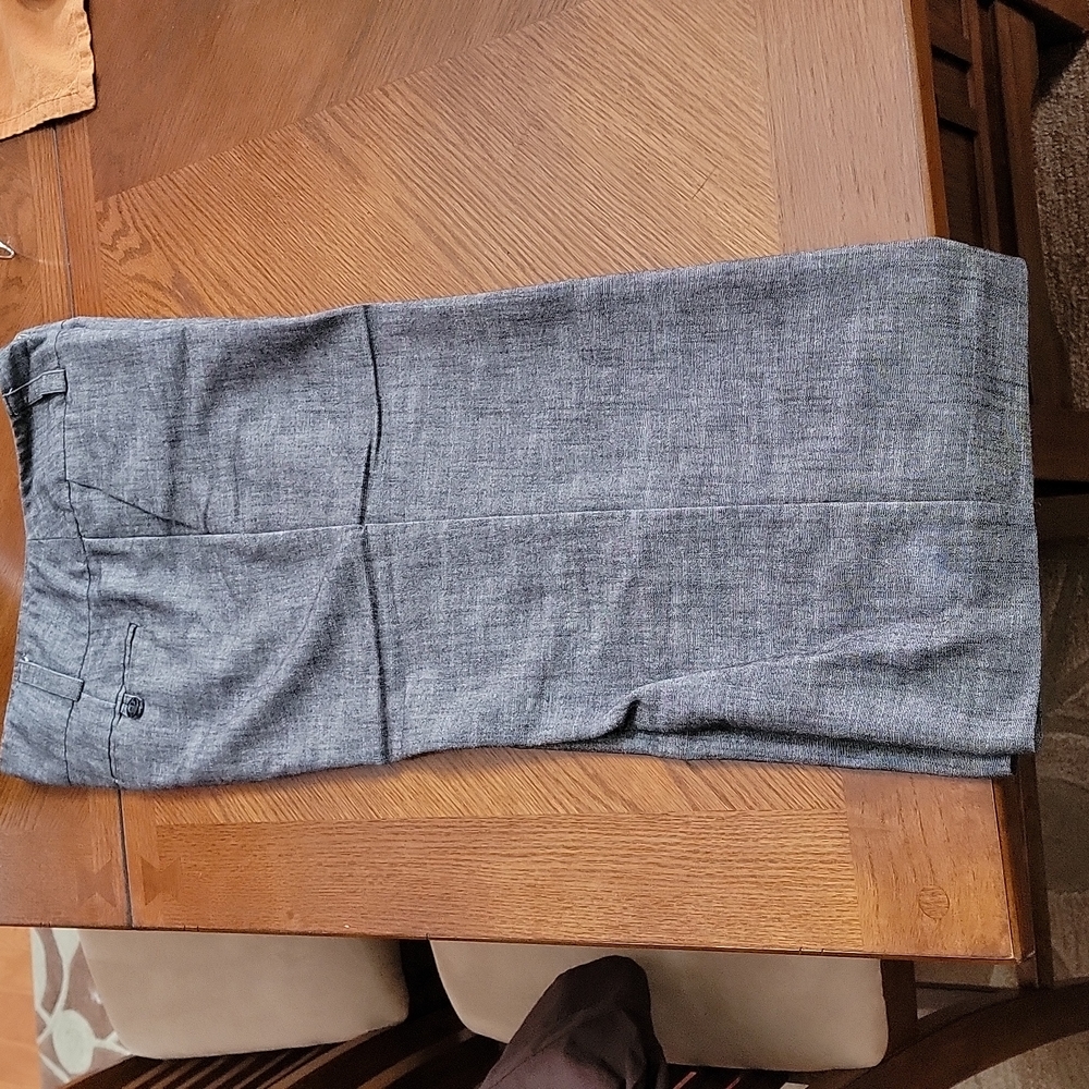AB Studio. Dress capris. Dark grey. Size 6.